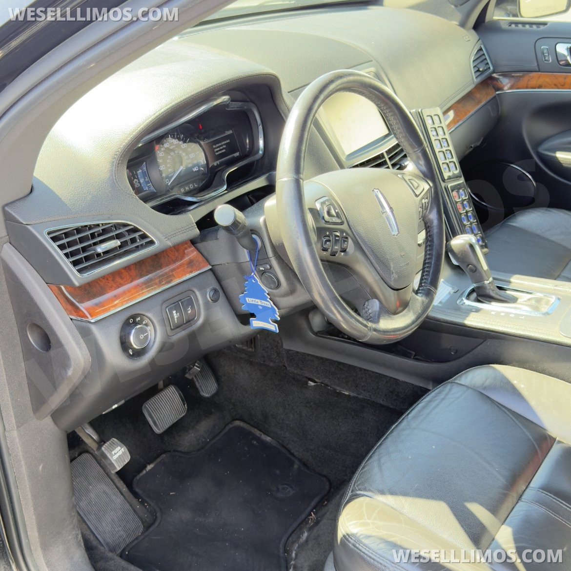 Photo of Limousine for sale: 2016 Lincoln Mkt 120" by Tiffany Coach Builders