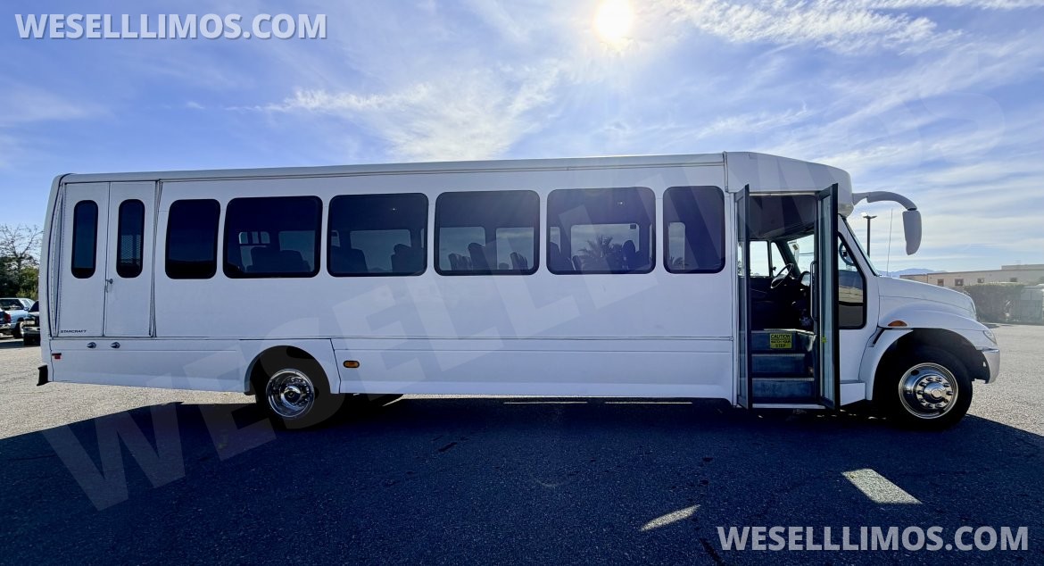 Photo of Shuttle Bus for sale: 2009 International 3000 by StarCraft
