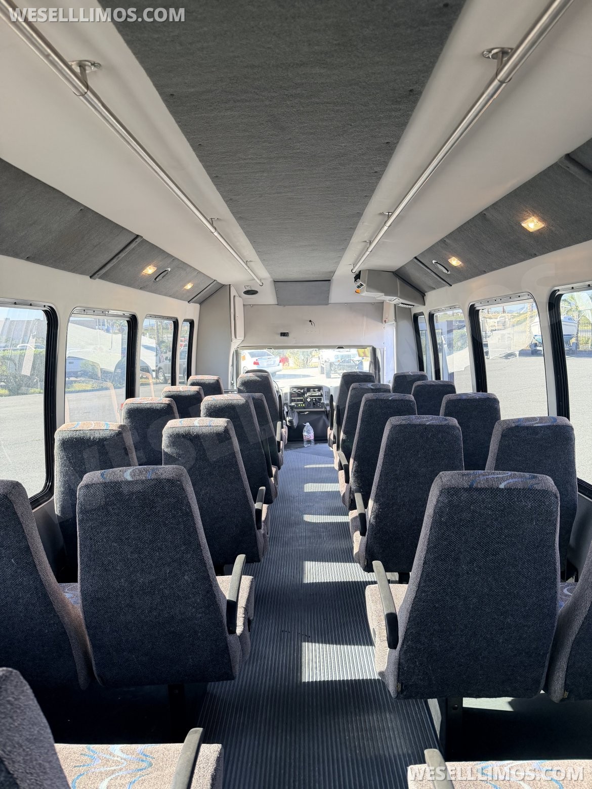 Photo of Shuttle Bus for sale: 2009 International 3000 by StarCraft