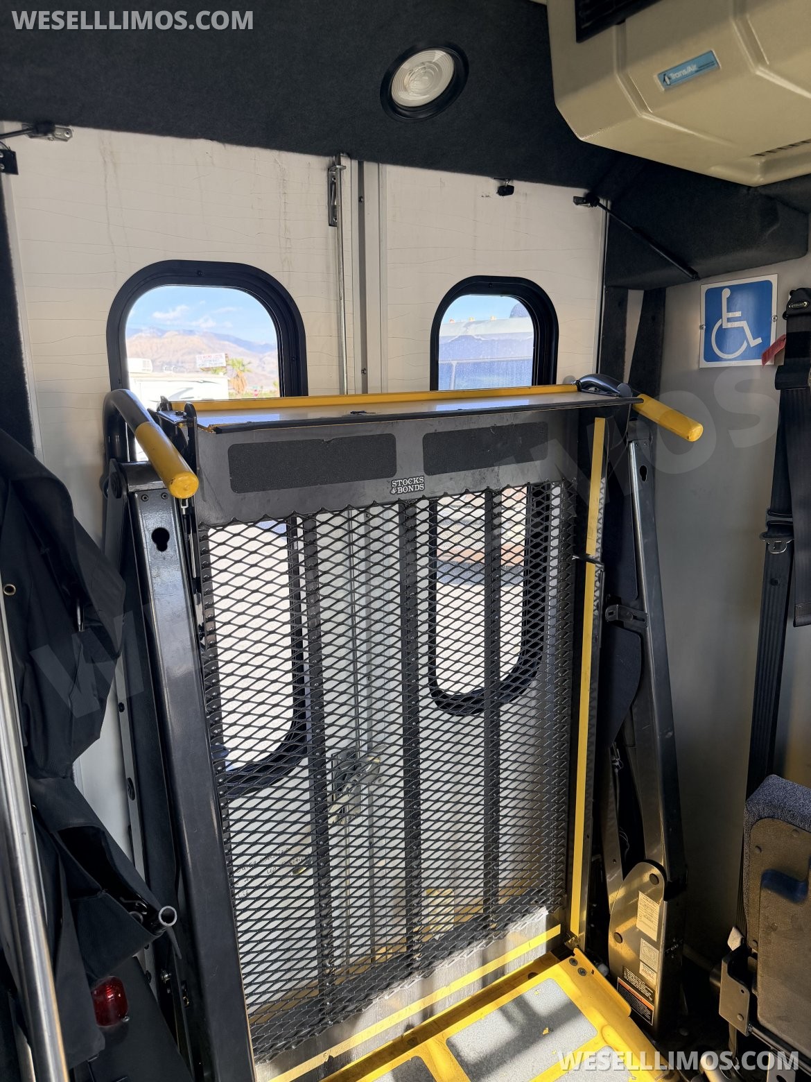 Photo of Shuttle Bus for sale: 2009 International 3000 by StarCraft