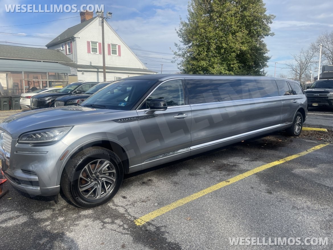 Limousine for sale: 2023 Lincoln Aviator by Pinnacle