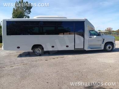 2023 Chevy 5500 Silverado Limo Bus - Limo Bus for Sale in Springfield, MO - Photo 2