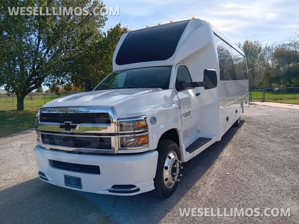 2023 Chevrolet 5500 Silverado Limo Bus for Sale in Springfield, MO - Photo 3