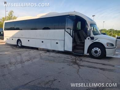 2020 Executive Coach Builders Freightliner M2 Executive Shuttle - Executive Shuttle for Sale in Springfield, MO - Photo 2