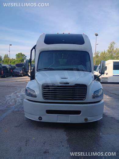 2020 Executive Coach Builders Freightliner M2 Executive Shuttle - Executive Shuttle for Sale in Springfield, MO - Photo 3