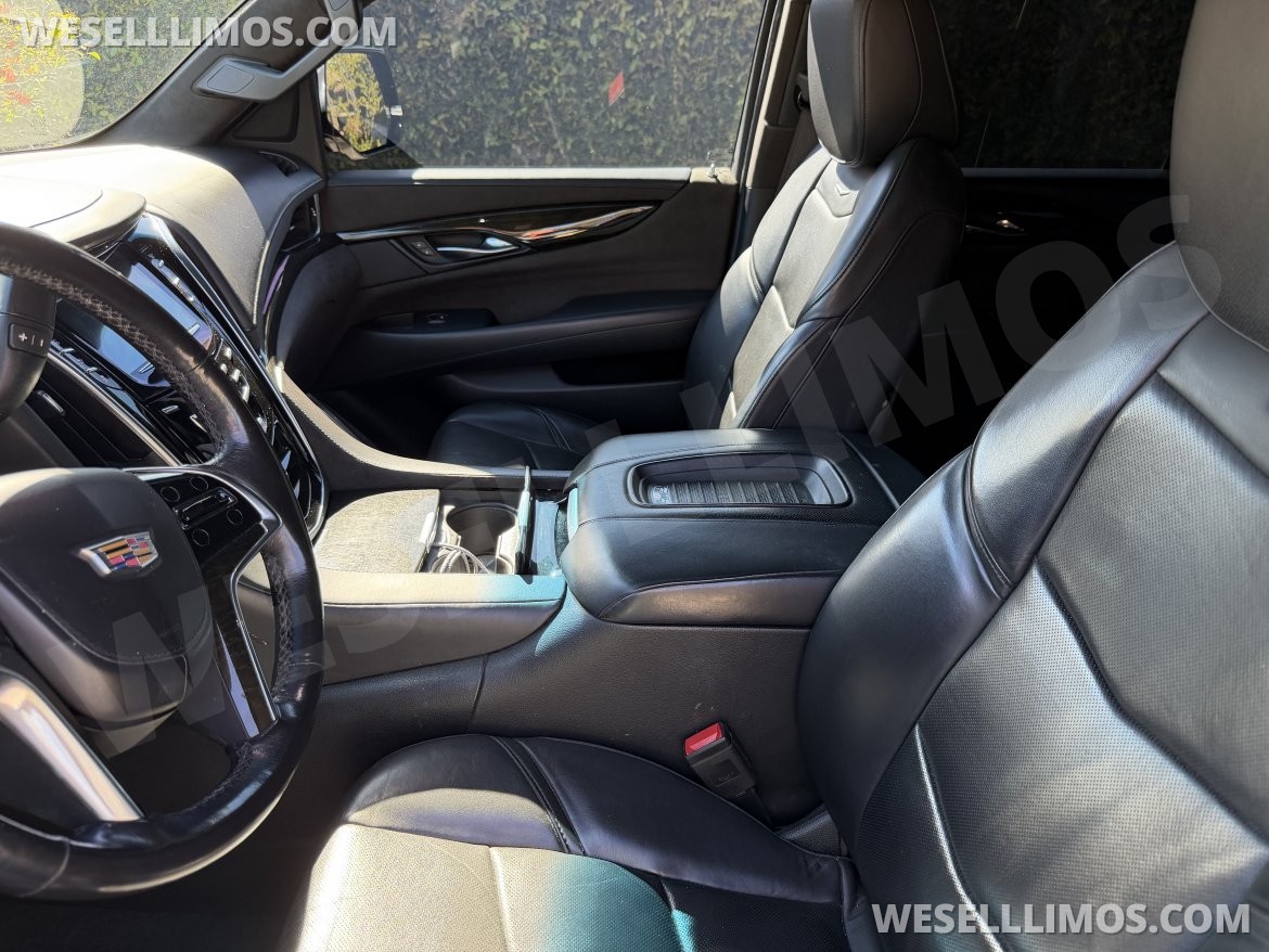 Photo of SUV for sale: 2019 Cadillac Escalade ESV by cadillac