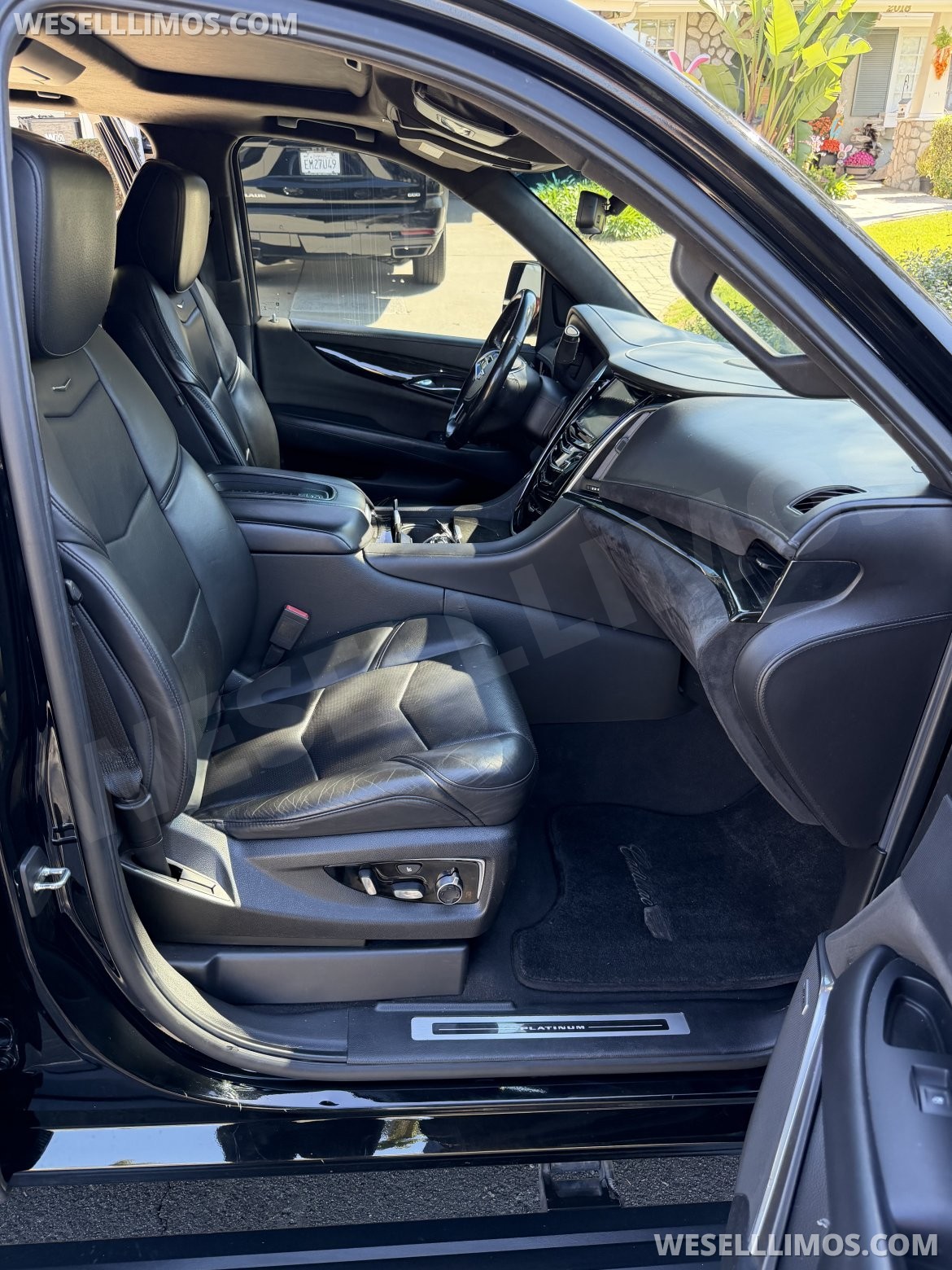 Photo of SUV for sale: 2019 Cadillac Escalade ESV by cadillac
