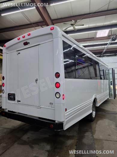 2012 Ford F550 28 Passenger Limo Bus by LGE - Limo Bus for Sale in Erie, PA - Photo 17