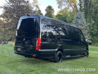 New Starlight Ceiling AMG Trim 14 Passenger Road Liner Limousine 2024 Auto Elite MB Sprinter - Sprinter for Sale in Elkhart, IN - Photo 42