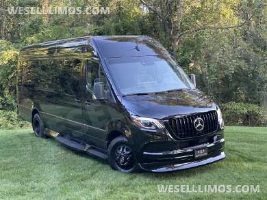 New Starlight Ceiling AMG Trim 14 Passenger Road Liner Limousine 2024 Auto Elite MB Sprinter - Sprinter for Sale in Elkhart, IN - Photo 44