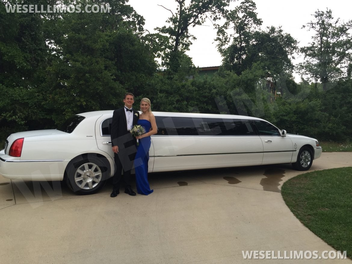 Photo of Limousine for sale: 2007 Lincoln Town car 120" by executive coach