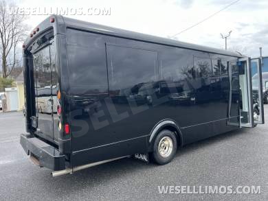 2018 LGE Ford E450 Limo Bus - Limo Bus for Sale in Pasadena, MD - Photo 5