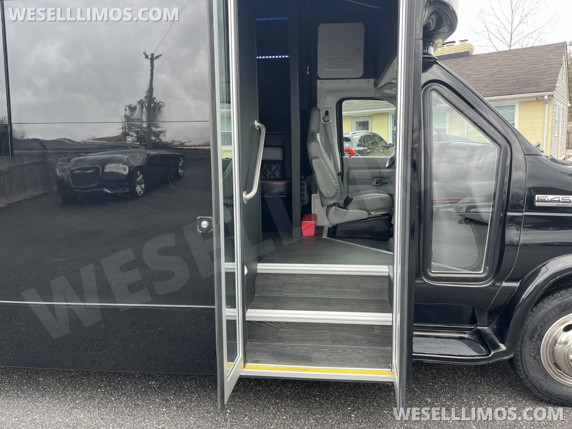 Photo of Limo Bus for sale: 2018 Ford E450 by LGE