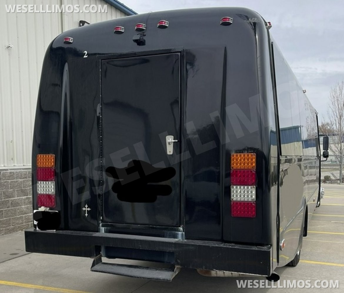 Photo of Limo Bus for sale: 2009 Freightliner M2 480" by Federal