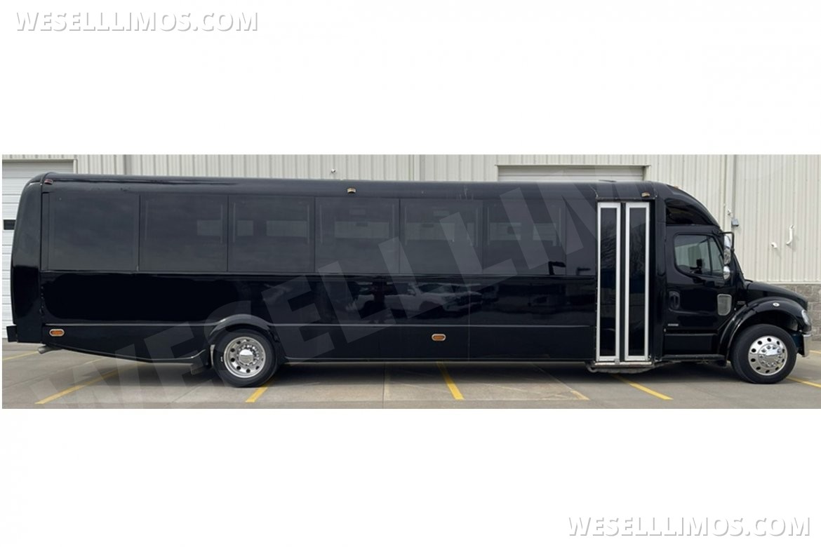 Limo Bus for sale: 2009 Freightliner M2 480" by Federal