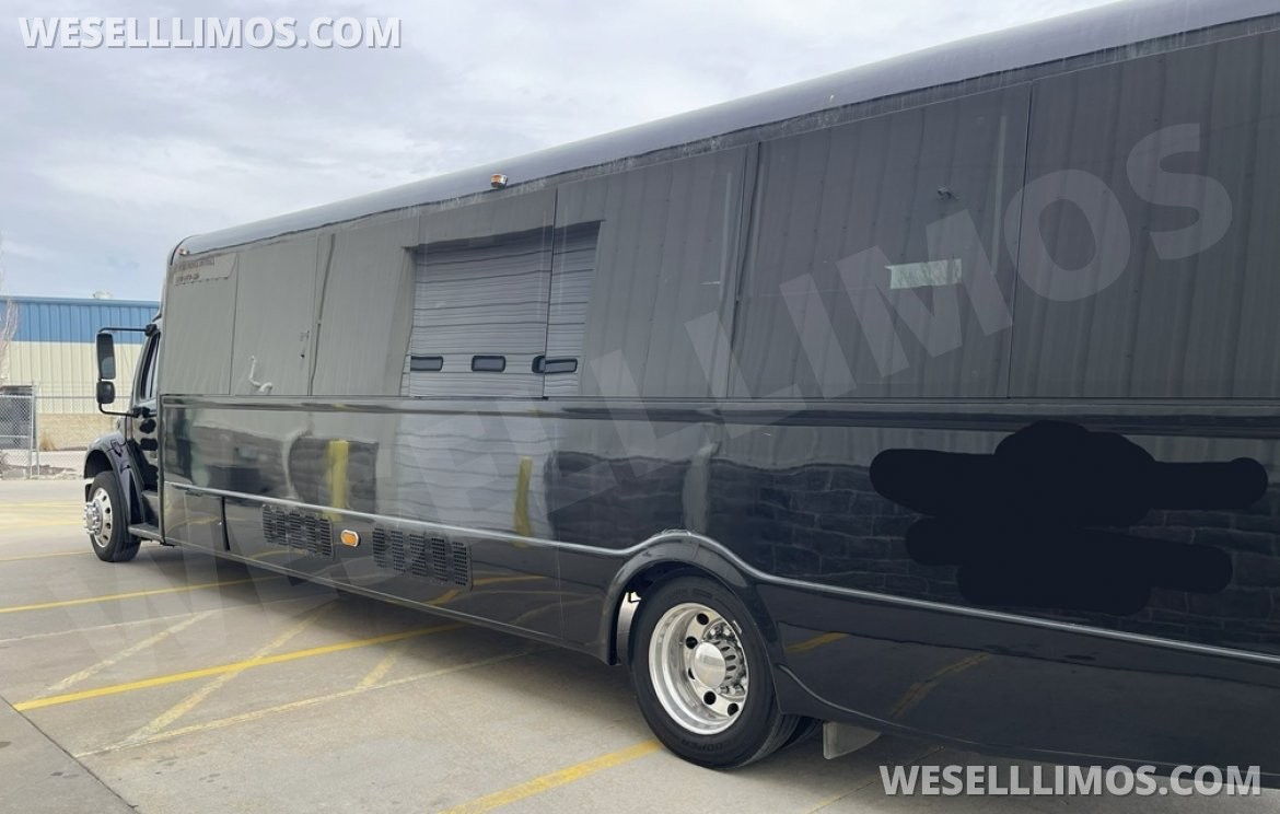 Photo of Limo Bus for sale: 2009 Freightliner M2 480" by Federal