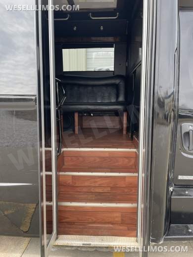 2009 Freightliner M2 Limo Bus - Limo Bus for Sale in Lincoln, NE - Photo 5
