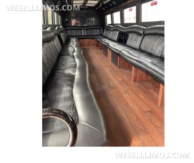 2009 Freightliner M2 Limo Bus - Limo Bus for Sale in Lincoln, NE - Photo 6