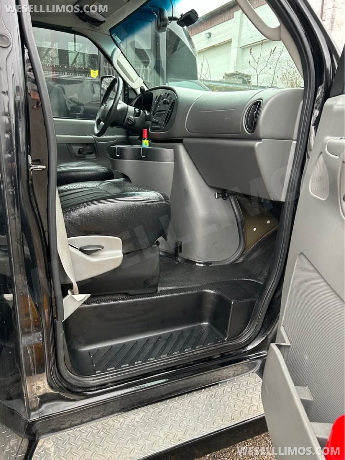 Photo of Limo Bus for sale: 2008 Ford E450 by Tiffany Coach