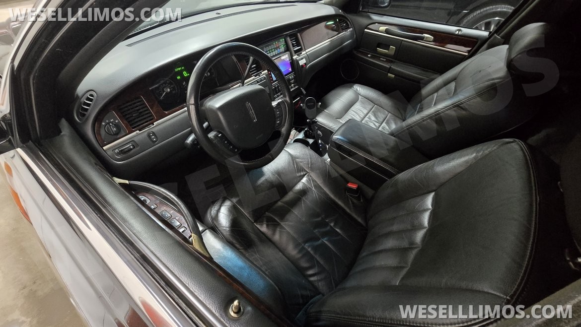 Photo of Limousine for sale: 2008 Lincoln Town Car 120" by Executive Coach Builders