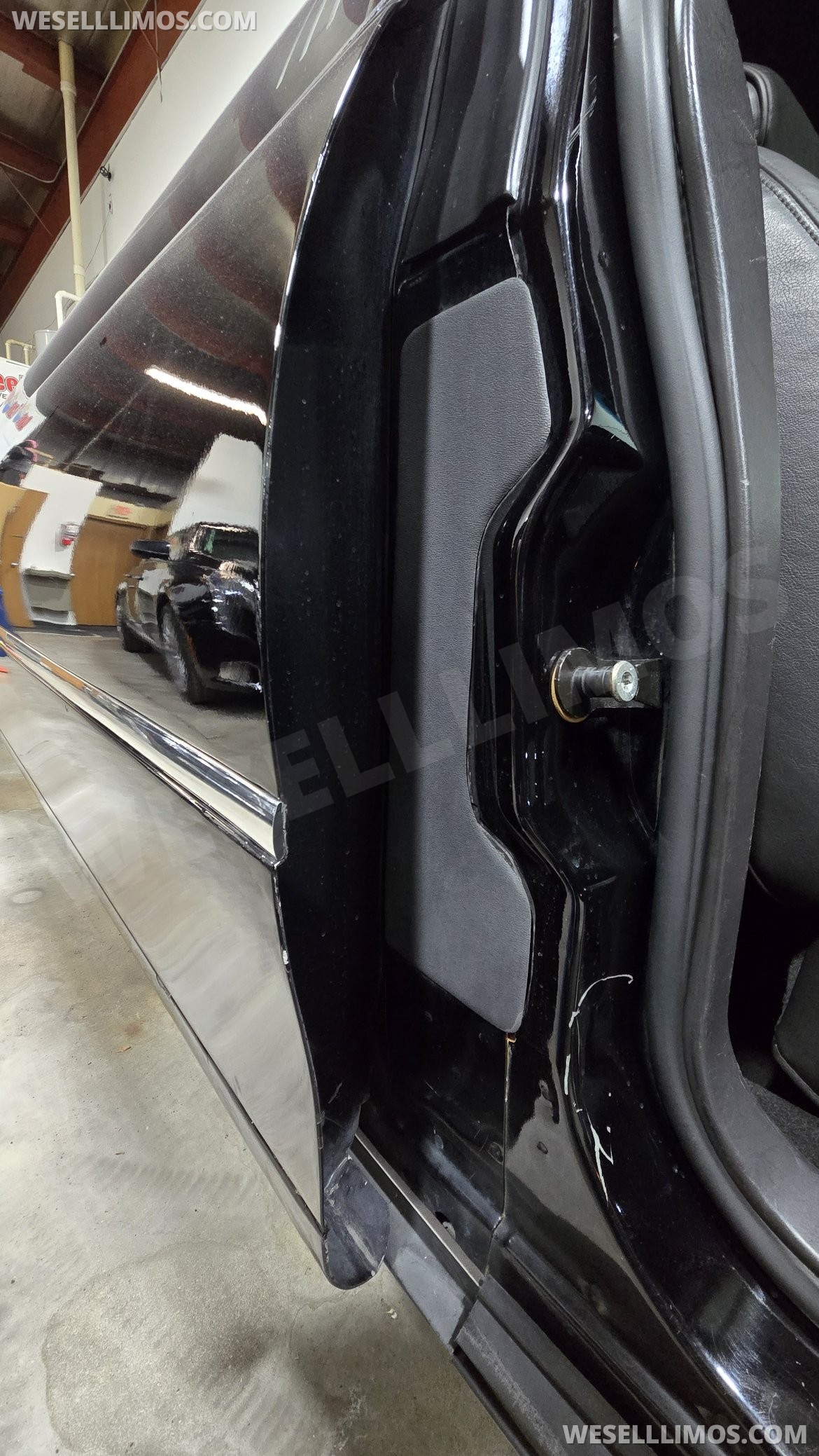 Photo of Limousine for sale: 2008 Lincoln Town Car 120" by Executive Coach Builders