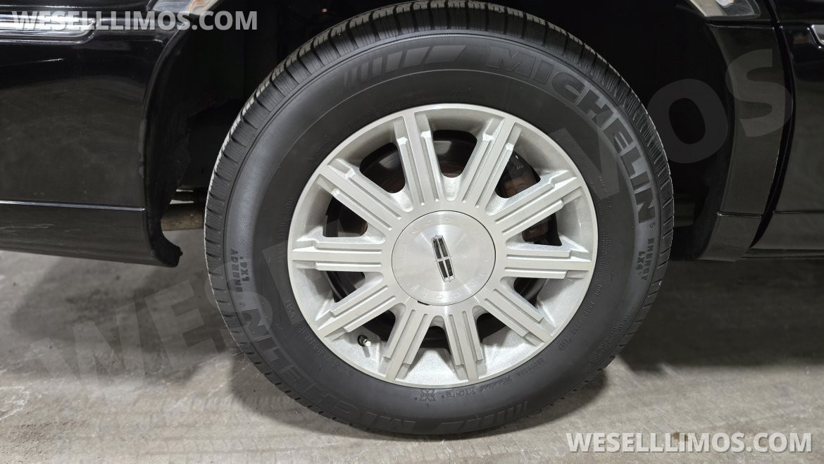 Photo of Limousine for sale: 2008 Lincoln Town Car 120" by Executive Coach Builders