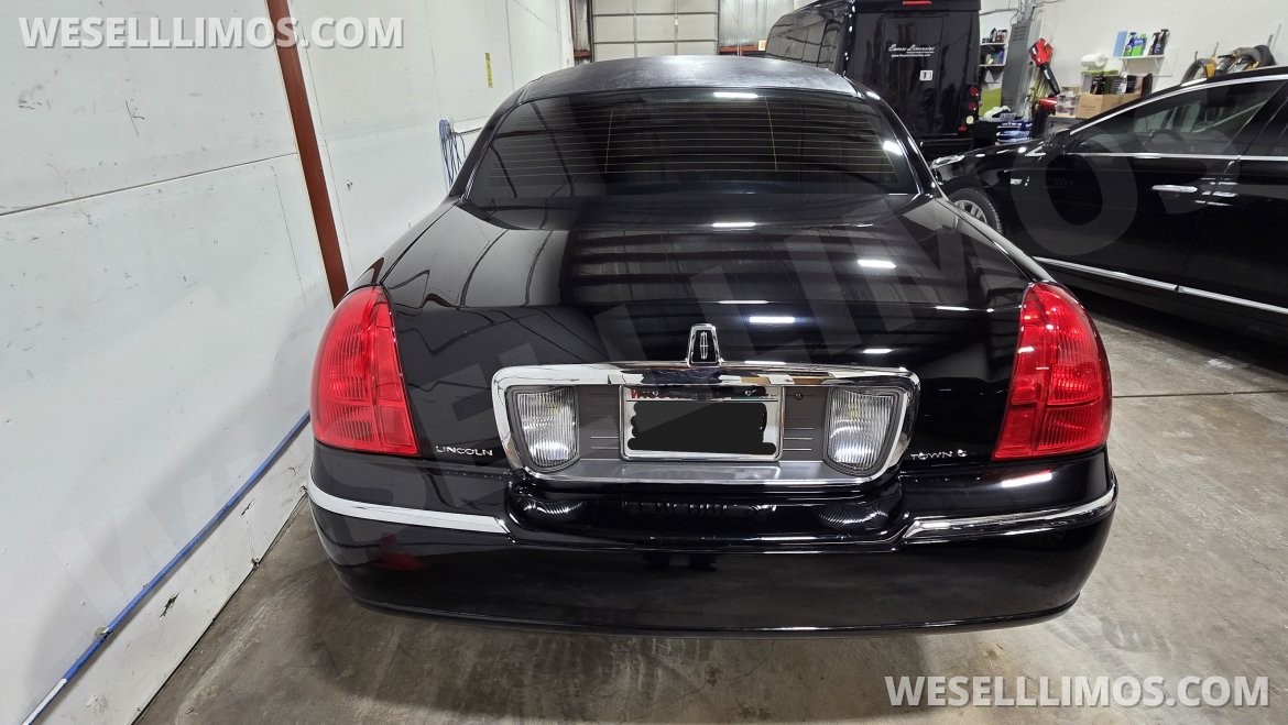 Photo of Limousine for sale: 2008 Lincoln Town Car 120" by Executive Coach Builders