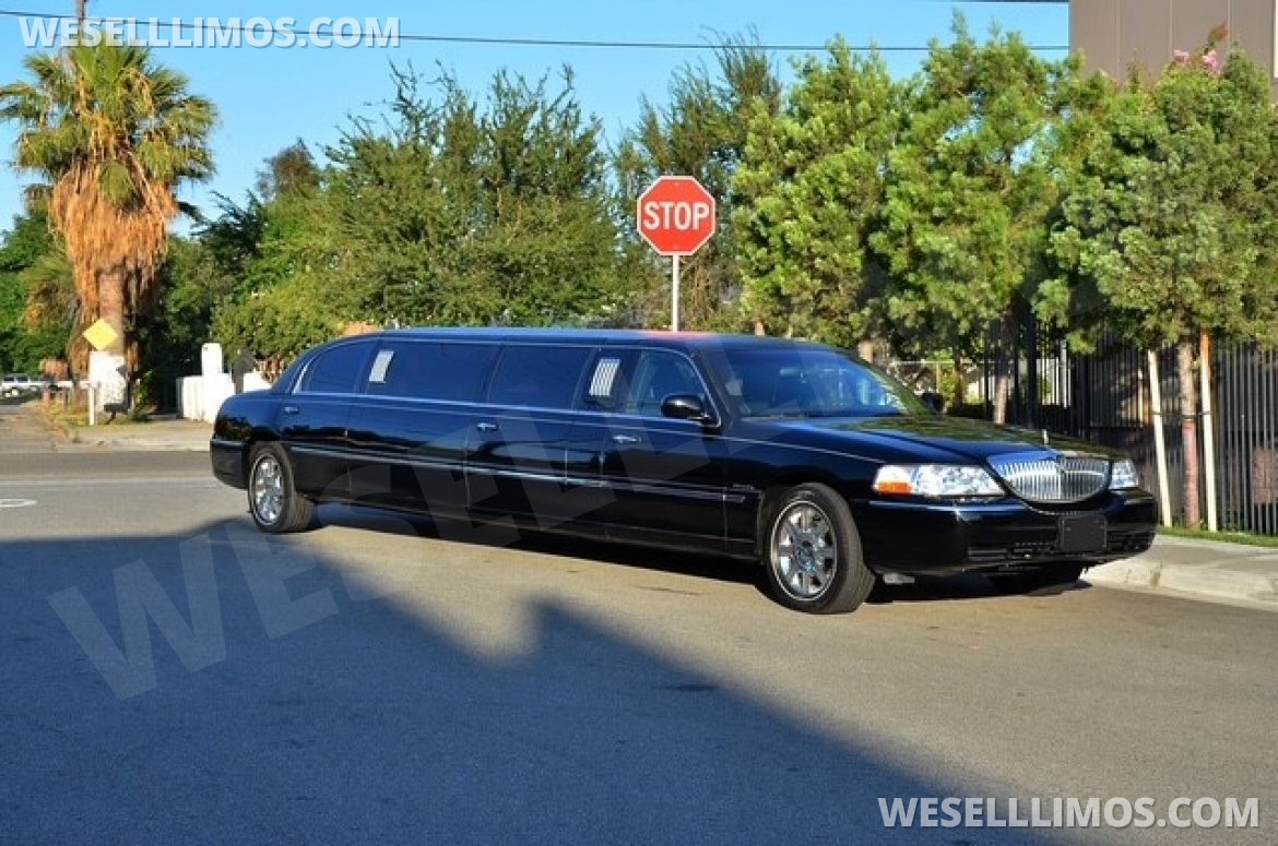 Limousine for sale: 2008 Lincoln Town Car 28" by Krystal