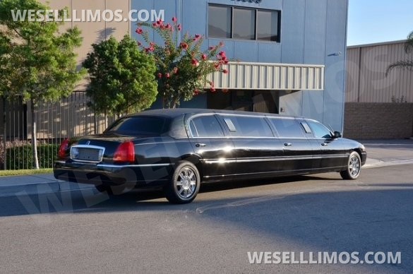 2008 Lincoln Town Car Limousine for Sale in PALM DESERT, CA - Photo 3