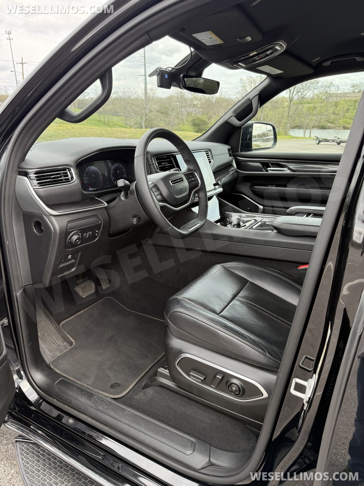 Photo of SUV for sale: 2024 Jeep Wagoneer L