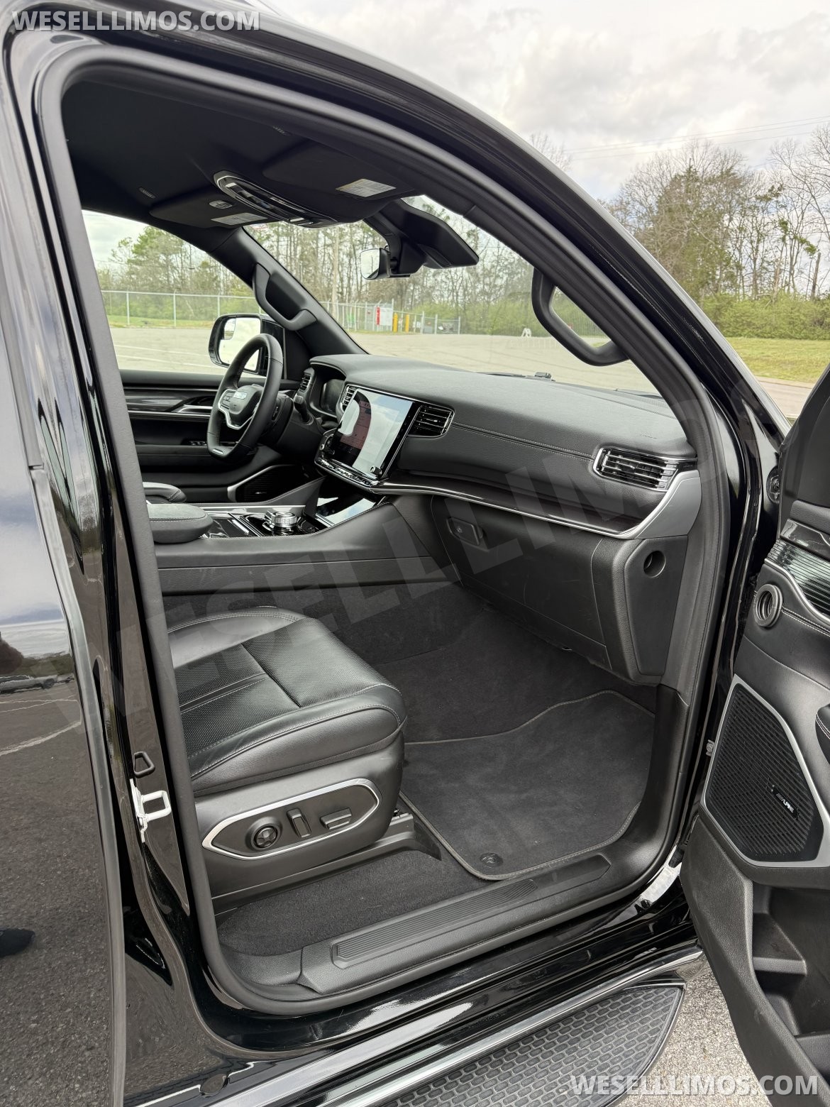 Photo of SUV for sale: 2024 Jeep Wagoneer L