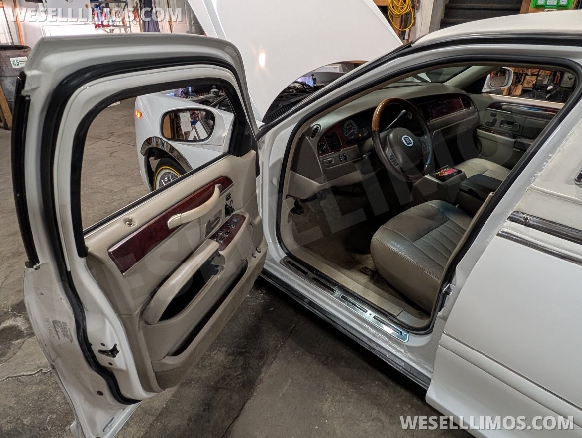 Photo of Limousine for sale: 2003 Lincoln Towncar