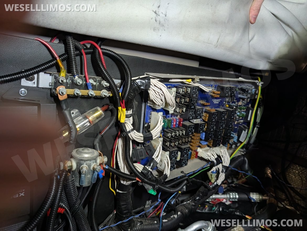 Photo of Limousine for sale: 2003 Lincoln Towncar