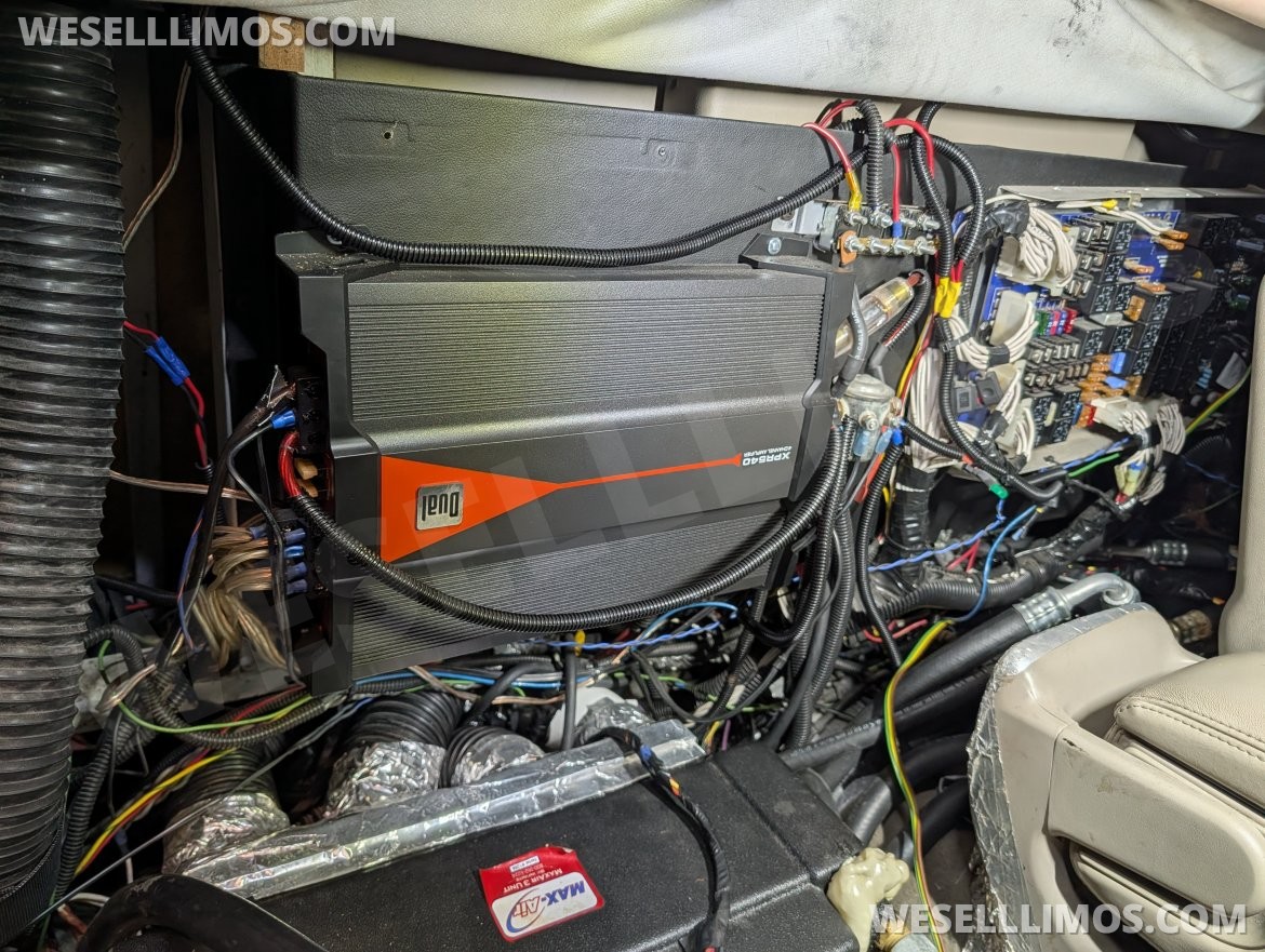 Photo of Limousine for sale: 2003 Lincoln Towncar