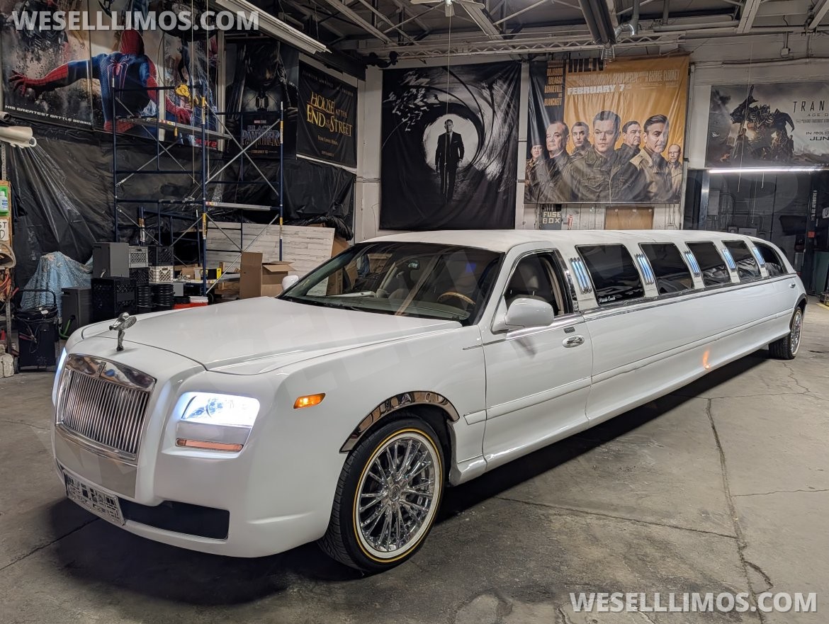 Photo of Limousine for sale: 2003 Lincoln Towncar