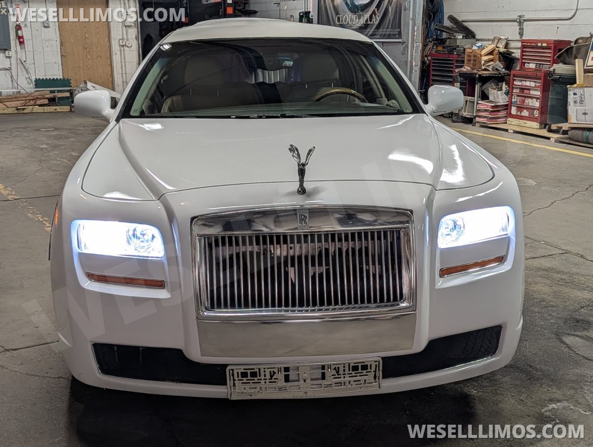 Photo of Limousine for sale: 2003 Lincoln Towncar