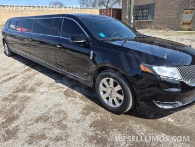 2016 Lincoln MkT Limousine for Sale in Chicago, IL