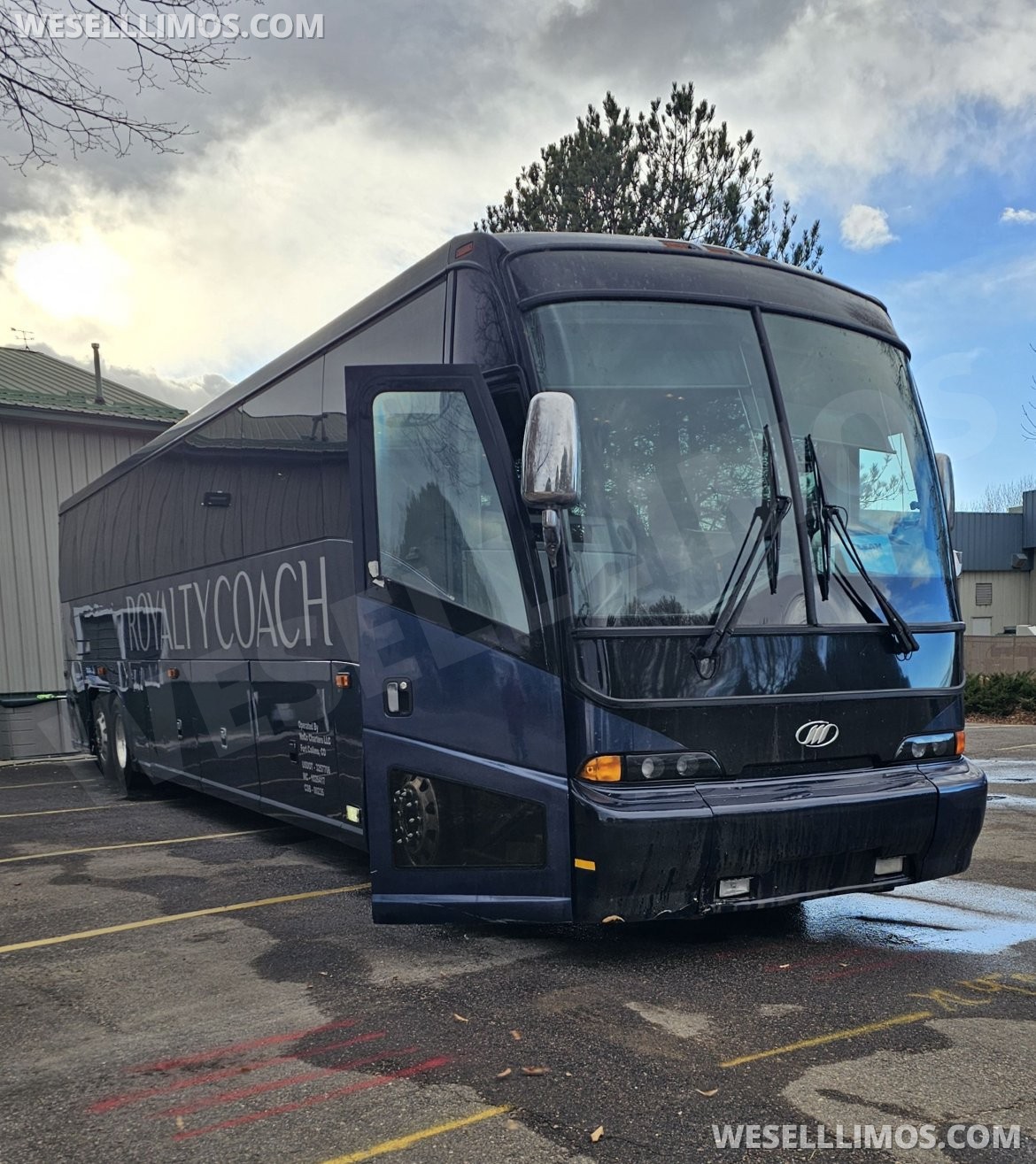 Photo of Motorcoach for sale: 2011 MCI E4500 546" by MCI