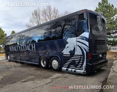 2011 MCI MCI E4500 Motorcoach - Motorcoach for Sale in Ft. Collins, CO - Photo 5