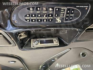 2004 Krystal Coach Lincoln Executive Towncar Limousine - Limousine for Sale in Murrieta, CA - Photo 6