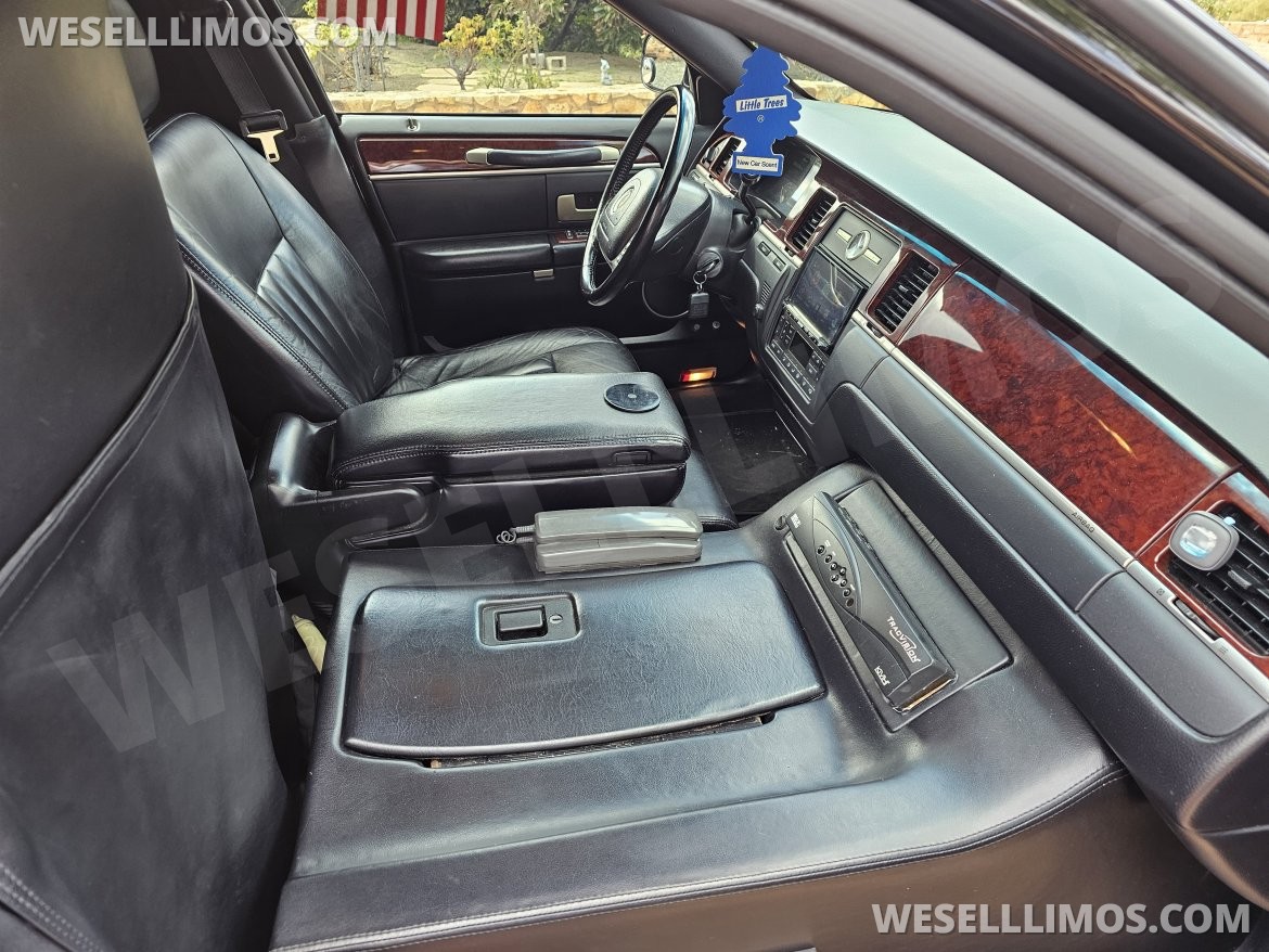 Photo of Limousine for sale: 2004 Lincoln Towncar 120" by Krystal Coach