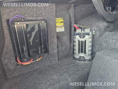 2004 Krystal Coach Lincoln Executive Towncar Limousine - Limousine for Sale in Murrieta, CA - Photo 8