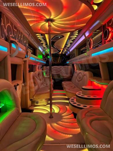2005 EuroLimo Hummer H2 Limousine - Limousine for Sale in Kaunas, lt - Photo 10