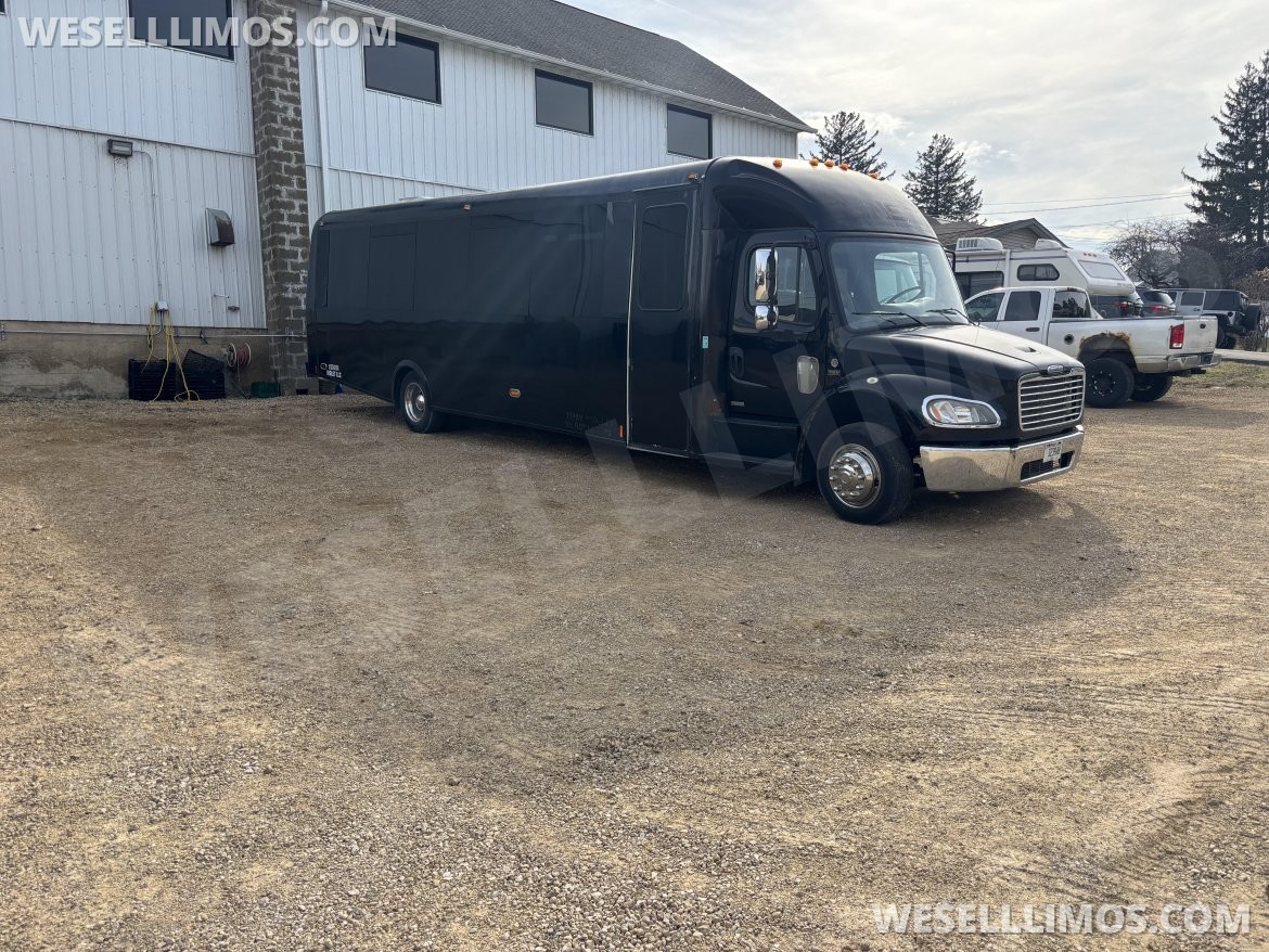Photo of Limo Bus for sale: 2008 Freightliner Party Bus 28"