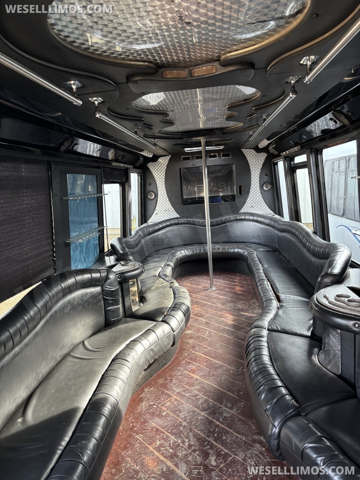 Photo of Limo Bus for sale: 2008 Freightliner Party Bus 28"