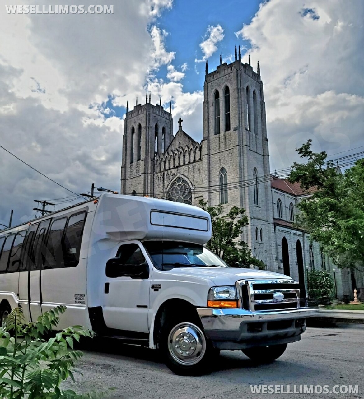 Limo Bus for sale: 2003 Ford F 550 by Krystal