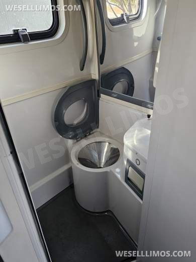2012 Caio 3400 Motorcoach - Motorcoach for Sale in Ft. Collins, CO - Photo 18