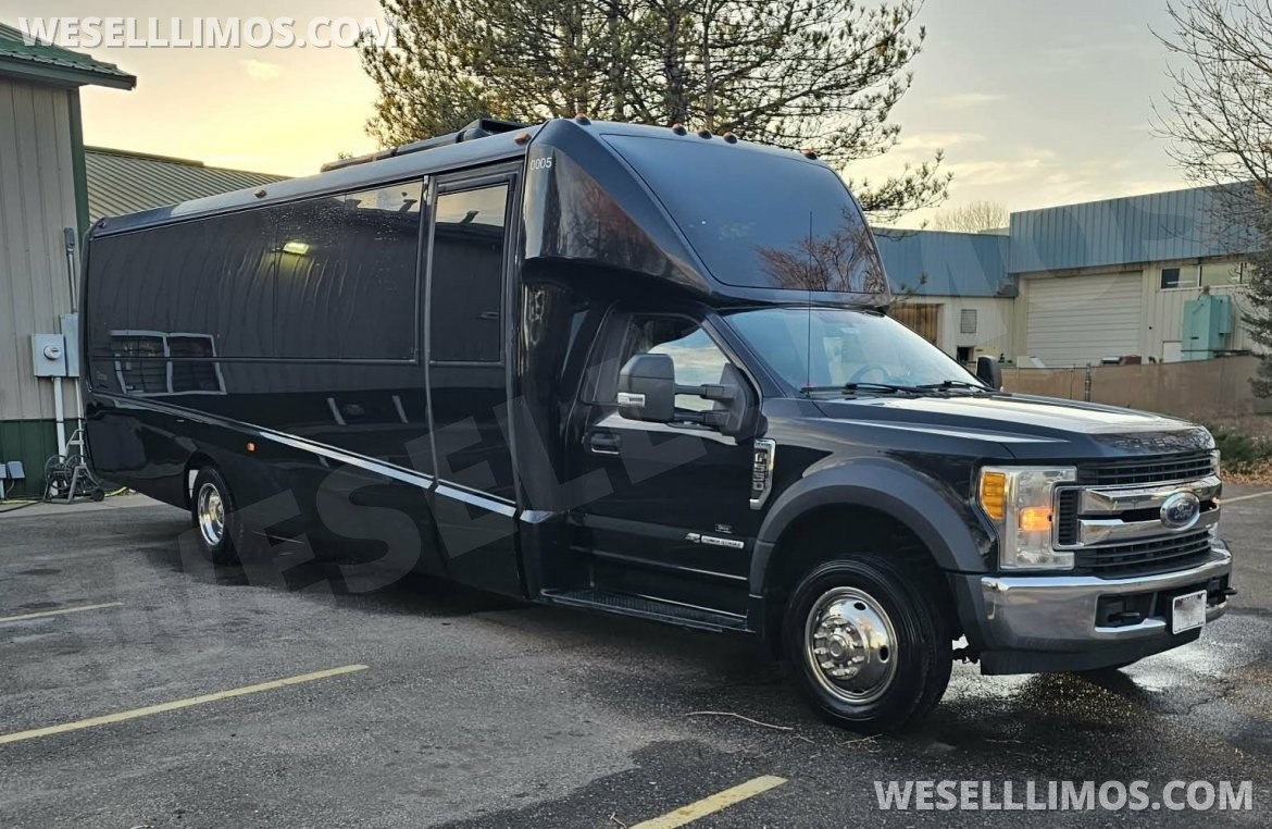 Executive Shuttle for sale: 2017 Ford F550 396" by Grech GM33