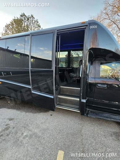 2017 Grech GM33 Ford F550 Executive Shuttle - Executive Shuttle for Sale in Ft. Collins, CO - Photo 8