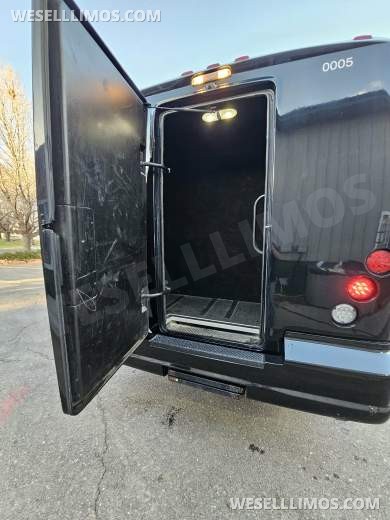 2017 Grech GM33 Ford F550 Executive Shuttle - Executive Shuttle for Sale in Ft. Collins, CO - Photo 10